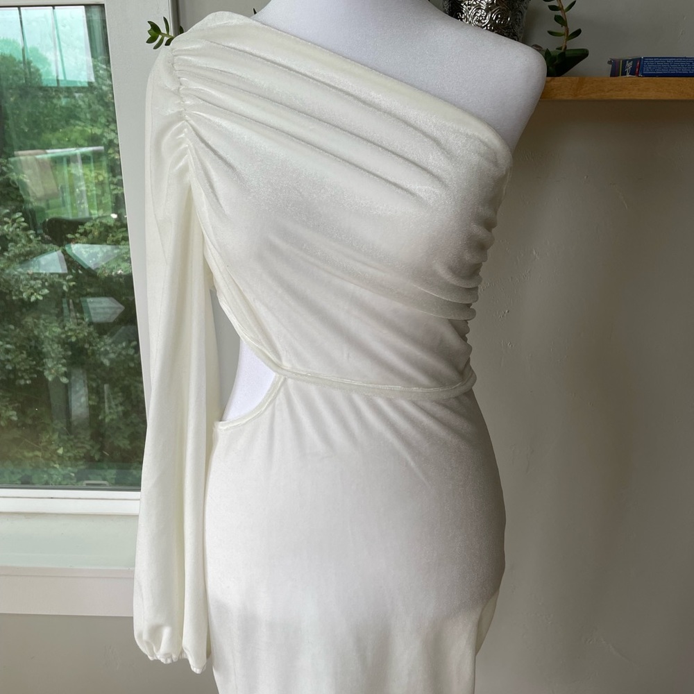 Simplee Ivory Cream Velvet One Shoulder Cut Out Mini Party Holiday Dress Small - Picture 6 of 10